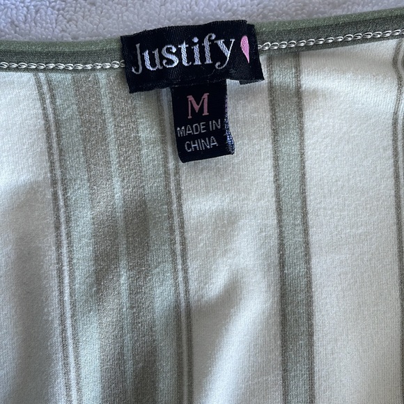 Women’s short style romper - Picture 2 of 2